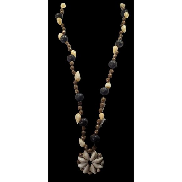 Retro Mermaidcore Cowrie Shell And Natural Seed Flower Pendant Necklace - Picture 2 of 8